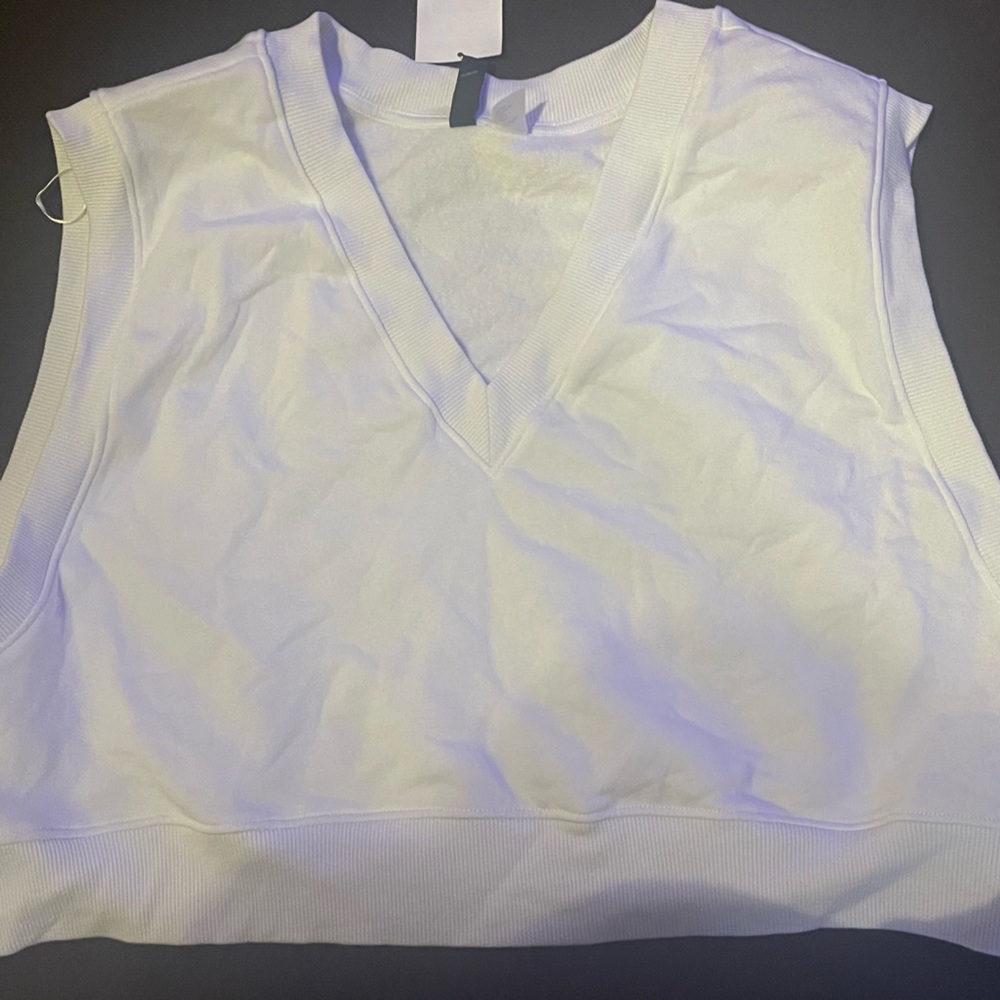 White H&M cropped sweater vest size XL
